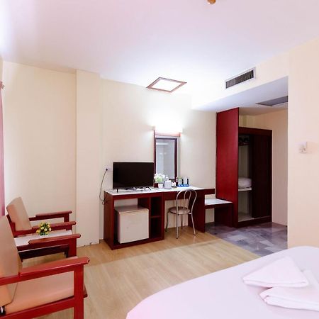 Chumphon Palace Hotel Ngoại thất bức ảnh