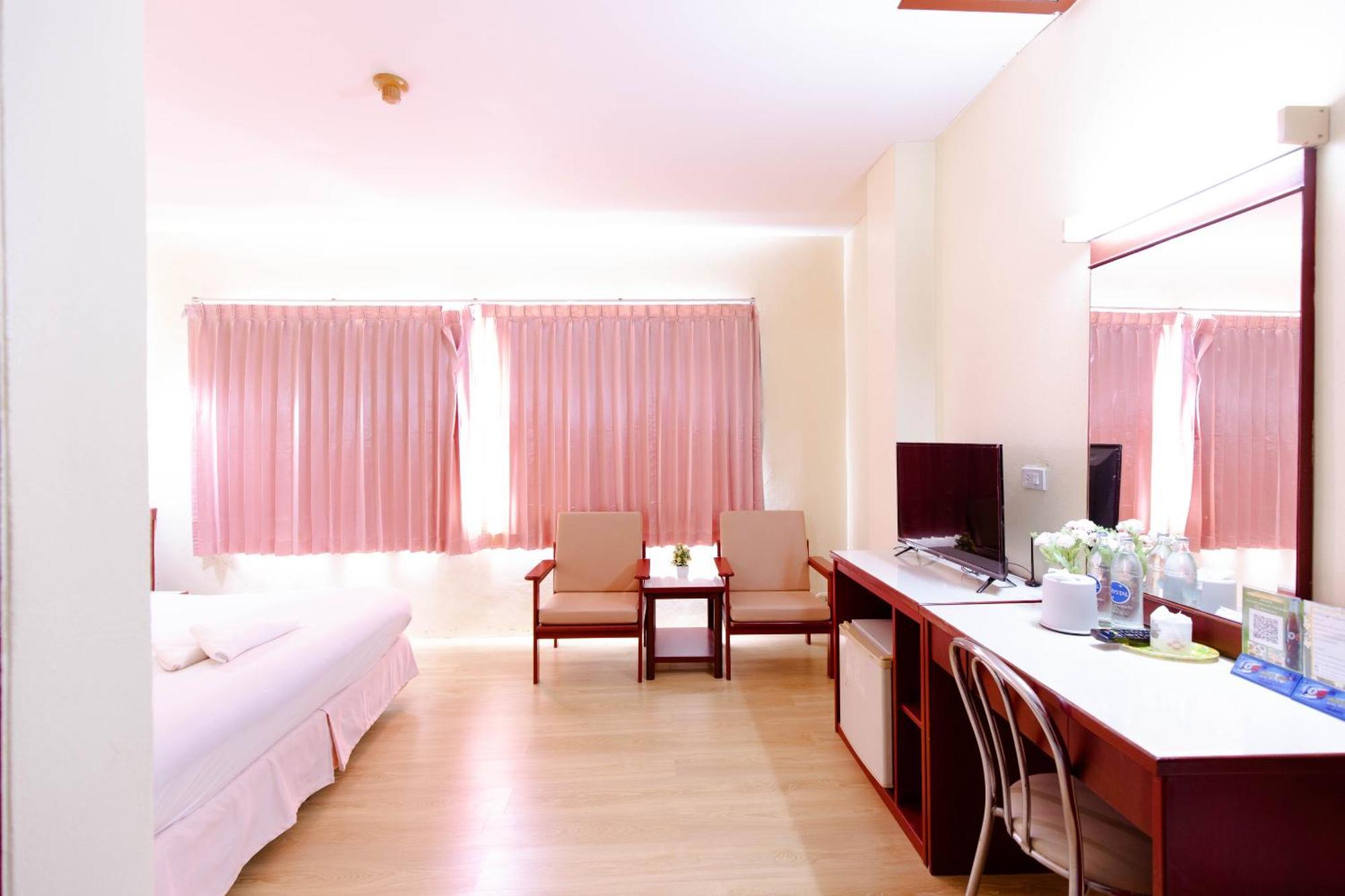 Chumphon Palace Hotel Ngoại thất bức ảnh