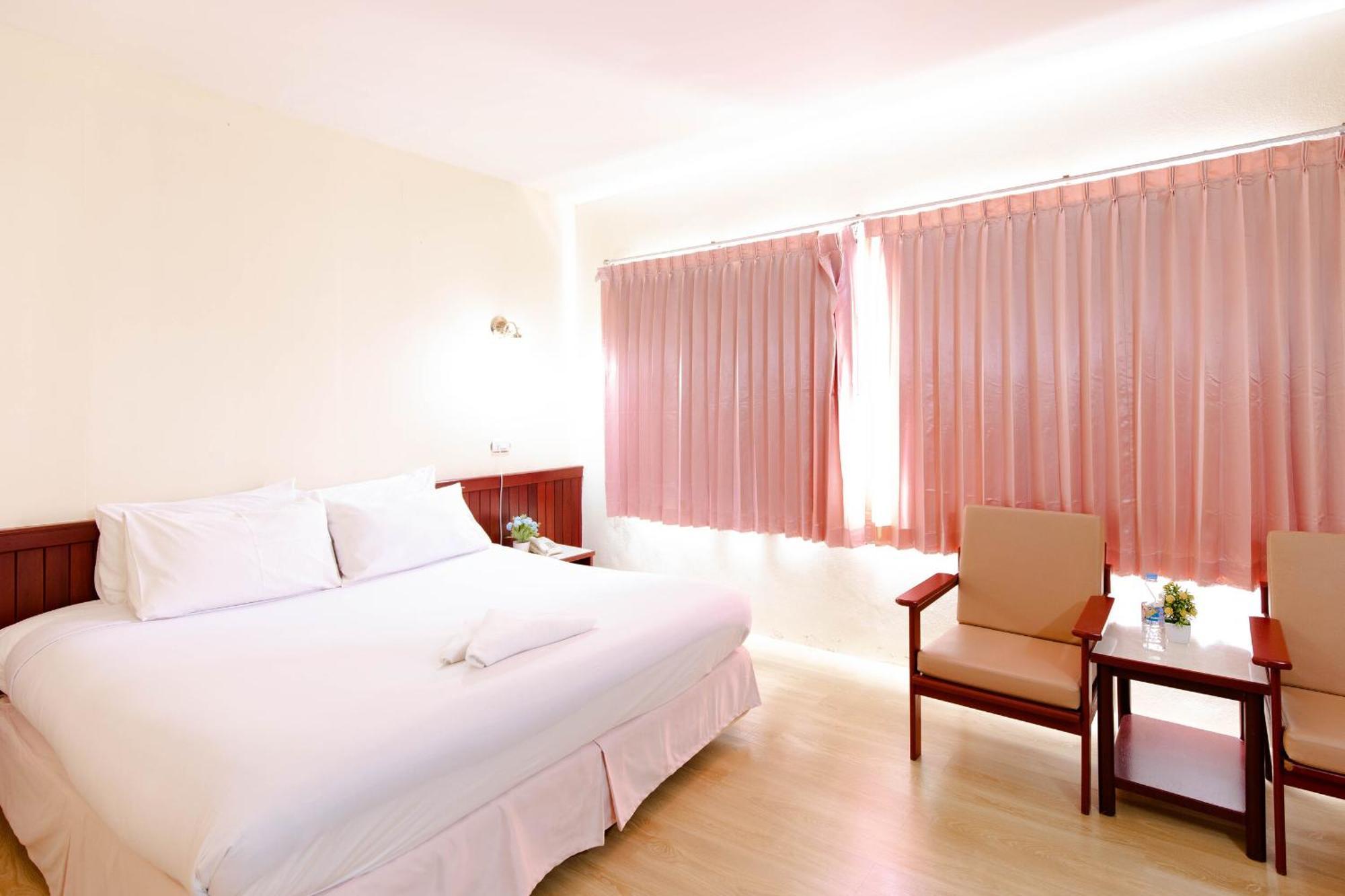 Chumphon Palace Hotel Ngoại thất bức ảnh
