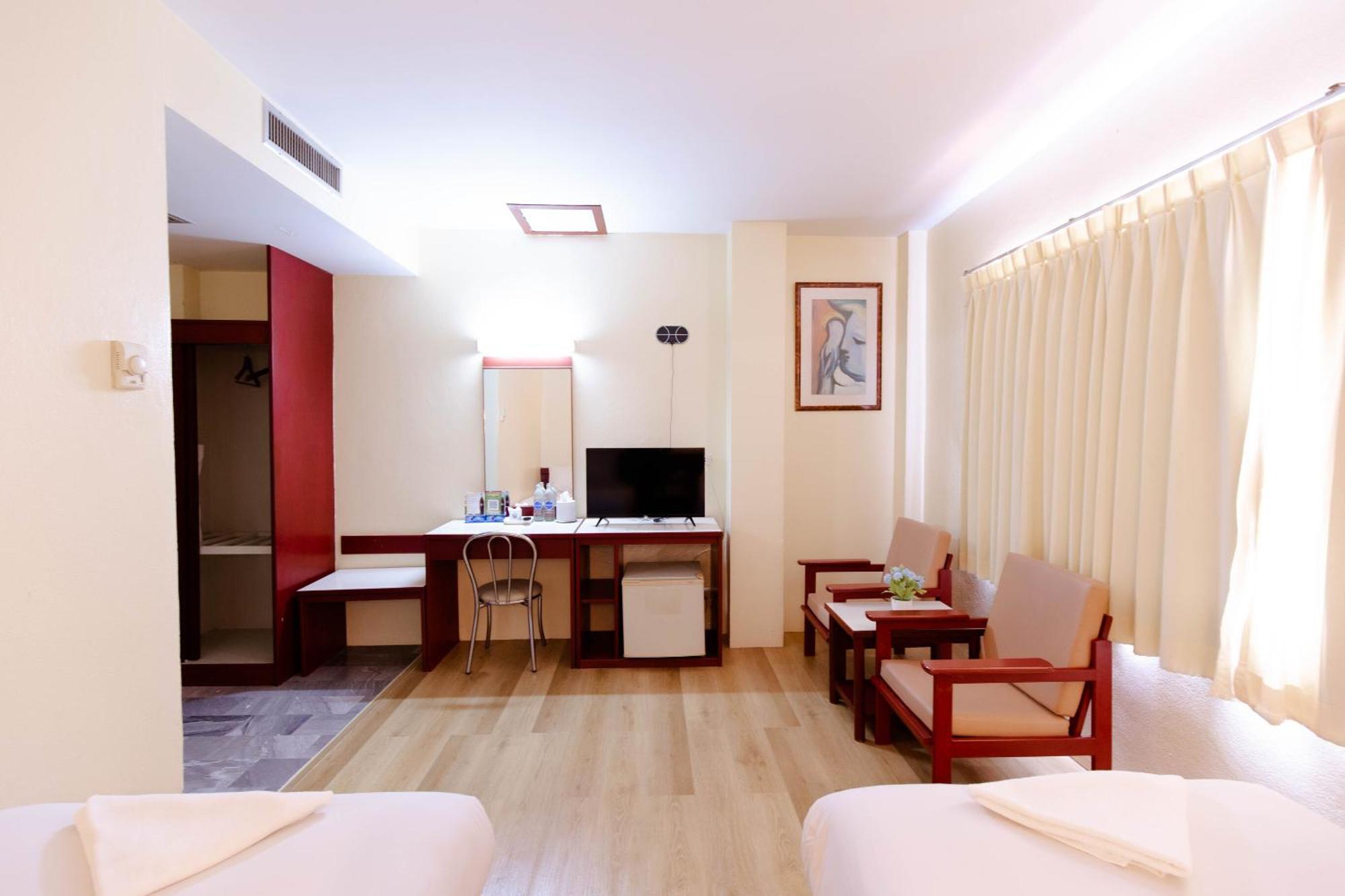 Chumphon Palace Hotel Ngoại thất bức ảnh