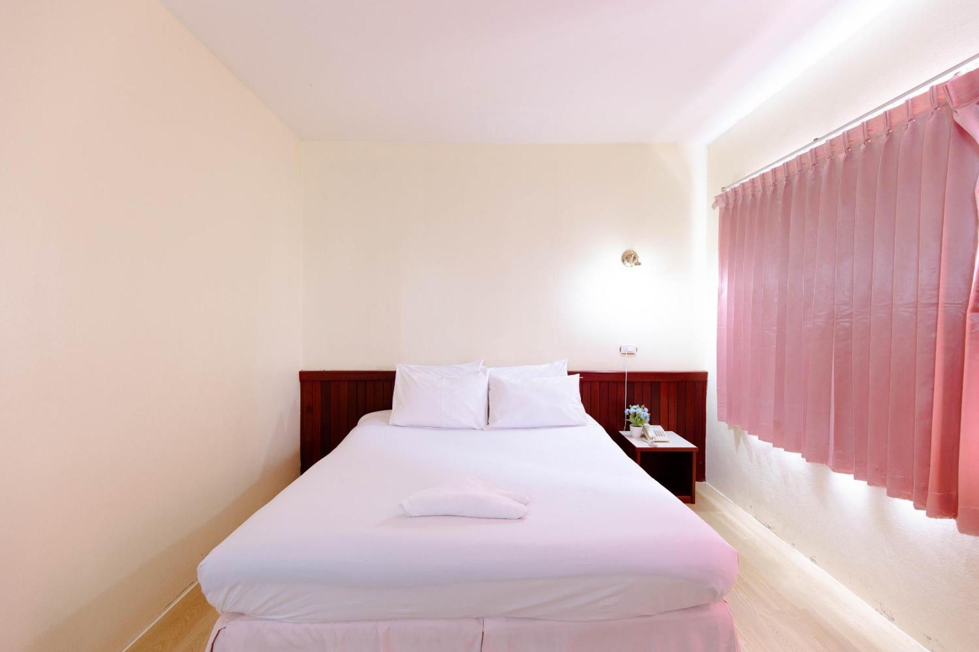 Chumphon Palace Hotel Ngoại thất bức ảnh