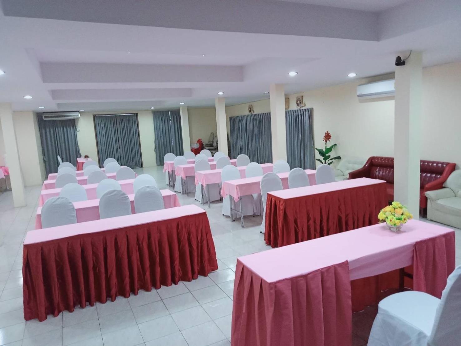 Chumphon Palace Hotel Ngoại thất bức ảnh