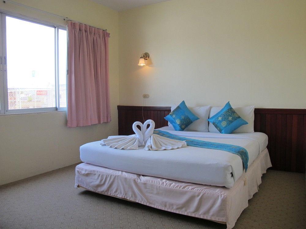 Chumphon Palace Hotel Ngoại thất bức ảnh