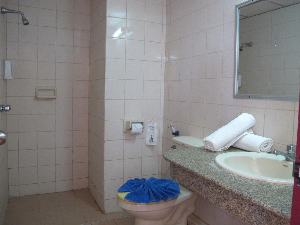 Chumphon Palace Hotel Ngoại thất bức ảnh