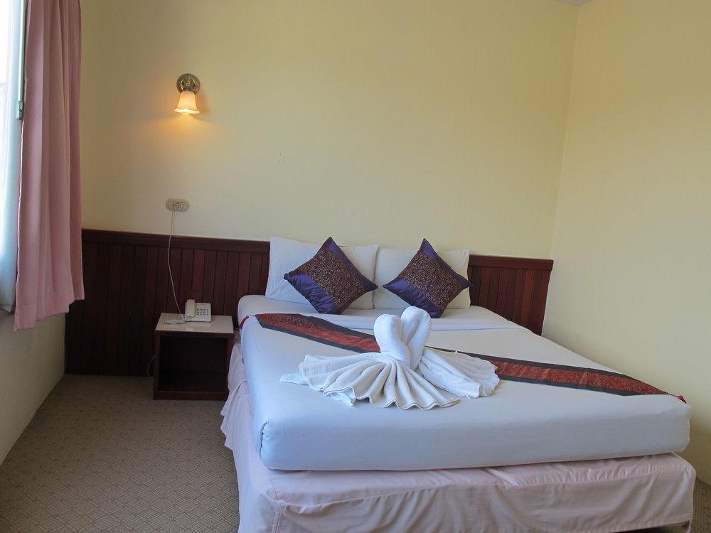 Chumphon Palace Hotel Ngoại thất bức ảnh