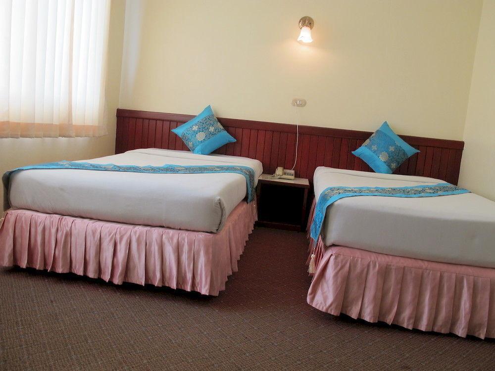 Chumphon Palace Hotel Ngoại thất bức ảnh