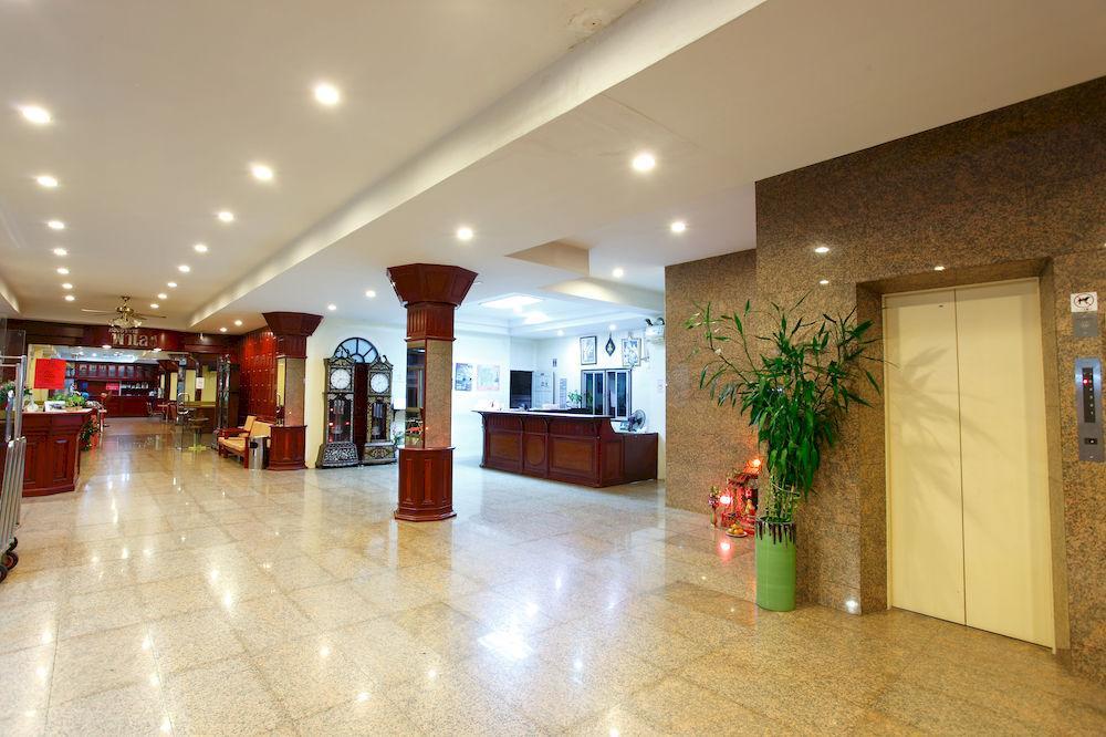 Chumphon Palace Hotel Ngoại thất bức ảnh